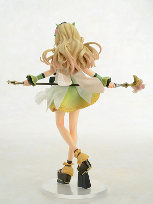 (image for) Ayesha Altugle - 1/8